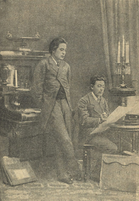 А. П. Чехов (слева) с братом Николаем