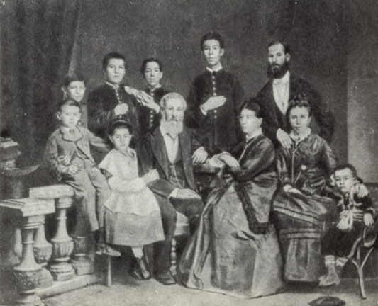 А. П. Чехов с семьей
