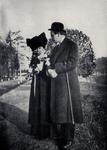 О. Л. Книппер и В. И. Качалов в Петербурге, на Островах. 1912 