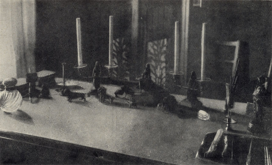 Ялта. Уголок кабинета Чехова. Рабочий письменный стол. Фотография
