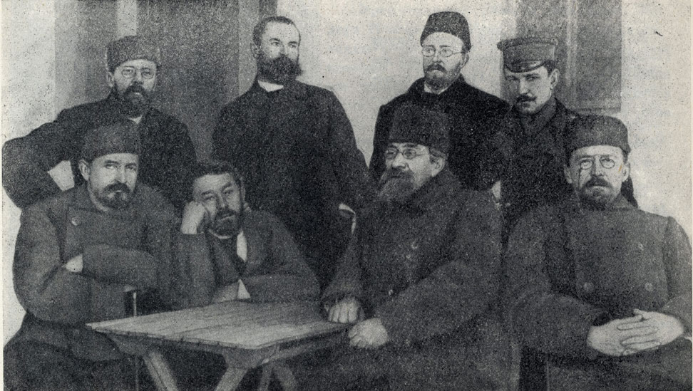 Чехов среди общественных деятелей Ялты. Фотография. 1900 - 1901