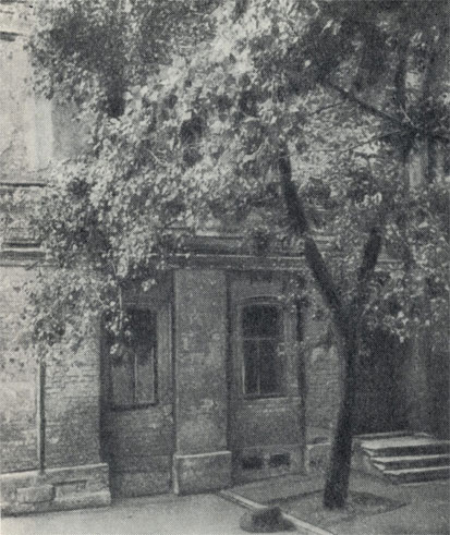 Москва. Дом Фиргана на б. Малой Дмитровке, ныне ул. Чехова, где писатель жил в 1892 г. Фотография. 1954